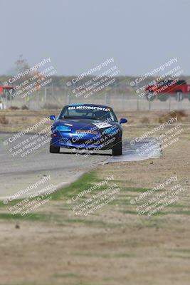 media/Oct-25-2025-CalClub SCCA (Sat) [[34c778dfbe]]/Group 4/Qualifying/
